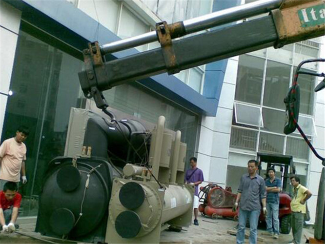 水富市随车吊和汽车吊的核心区别是什么？哪种更省钱？