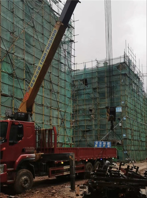 水富市“慢工细活”—— 吊车的 “微动控制” 技术